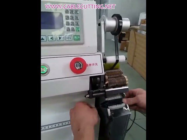 Автоматическая машина для обмотки жгутов проводов лентой