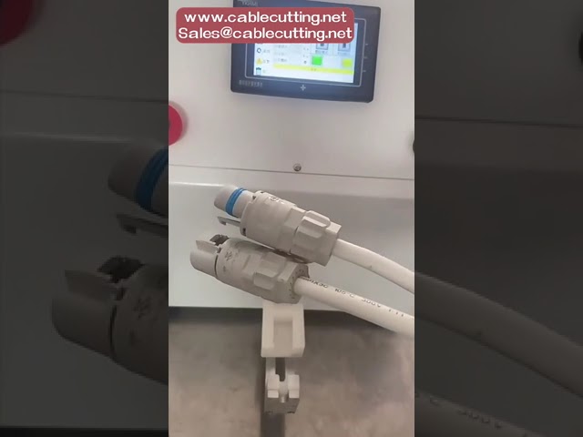 Автоматическая машина для затяжки гаек и установки коннекторов