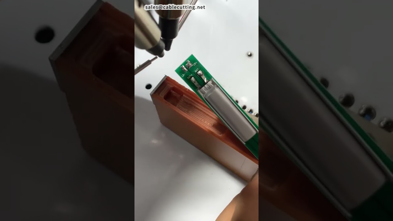 Двухпистолетная паяльная машина для сварки батарей предотвращает короткие замыкания #оборудование #завод