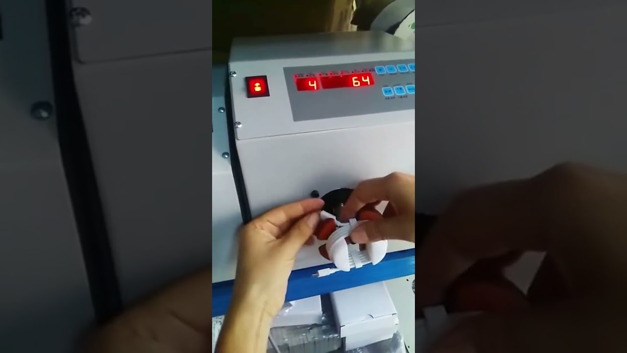 Работа станка для сортировки и намотки проводов: реальное видео #оборудование #станокдлязачисткикабеля