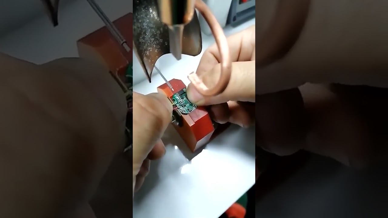 Полуавтоматический станок для пайки USB-кабелей Lightning и Type-C #оборудование