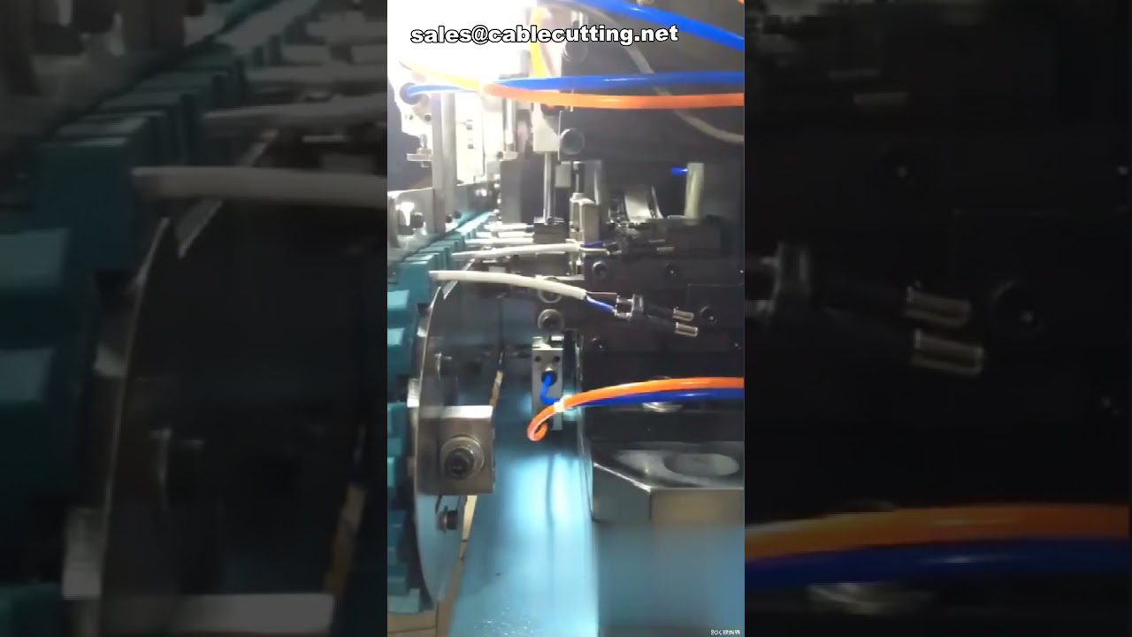 Автоматическая машина для обжима контактов штепсельных разъемов с тяговым штифтом